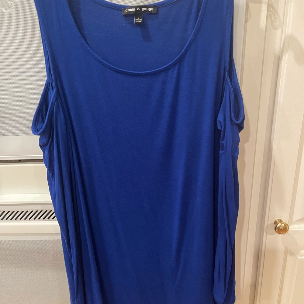 Cable & Guage Long Sleeve Cold Shoulder Top - Picture 2 of 8